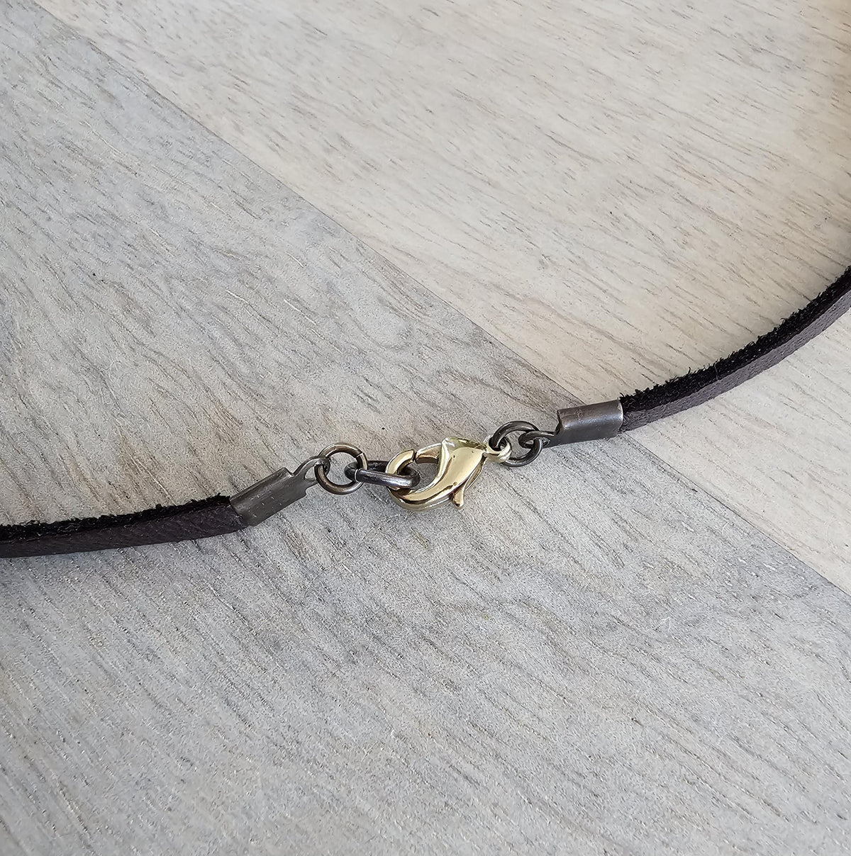 1967 British One Penny Brown Deerskin Leather Cord Necklace, Vintage England Coin, Made in USA, E. Ria Designs, Birthday Anniversary Gift